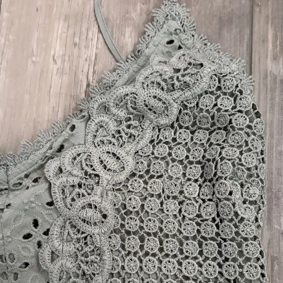 Abercrombie & Fitch Lace Camisole in Soft Green - Picture 2 of 5